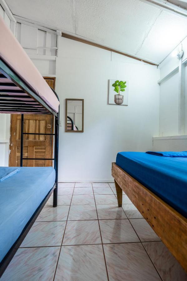 Pura Vida Mini Hostel Santa Teresa Playa Santa Teresa  Exterior photo